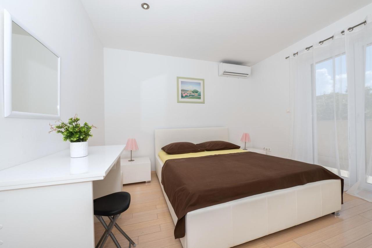 Luxury Silvana In The Center Apartment Makarska